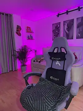 Snapshot of paula_boom chatting on December 16, 2025, 3:44 am paula boom online show from December 16, 2025, 3:44 am