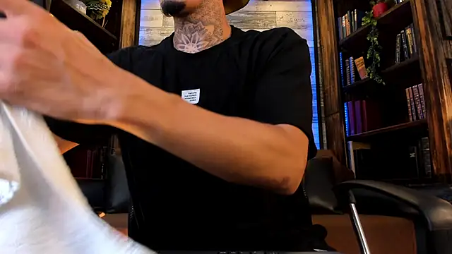 Donovan Desmond online show from March 8, 2026, 3:32 am