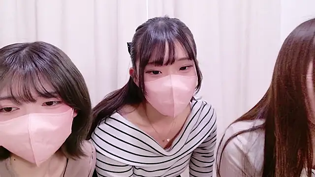 Azusa DoMybest online show from January 12, 2026, 4:30 am