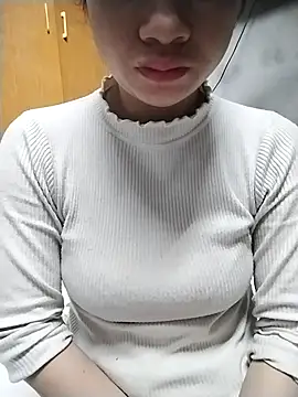 Mie rose online show from February 9, 2026, 9:35 pm