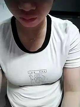 Snapshot of Mie_rose chatting on June 13, 2026, 1:14 am Mie rose online show from June 13, 2026, 1:14 am