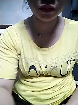 Snapshot of Mie_rose chatting on June 18, 2026, 1:05 pm Mie rose online show from June 18, 2026, 1:05 pm