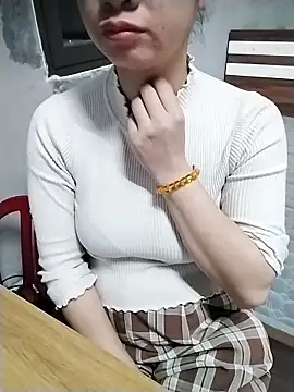 Mie rose online show from February 3, 2026, 1:38 am