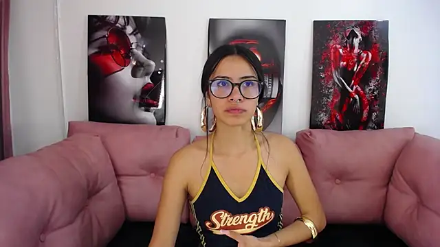 Miahotcs1 online show from June 10, 2026, 6:20 pm