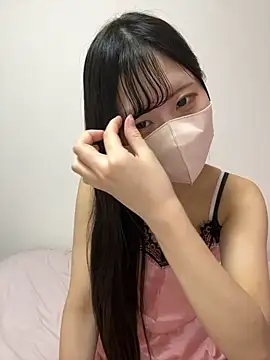 noa uxu online show from September 24, 2025, 3:13 am