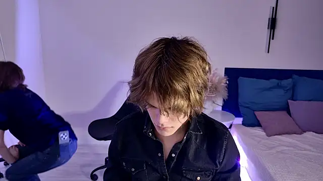 Bonnie And C1yde online show from December 1, 2025, 5:03 pm