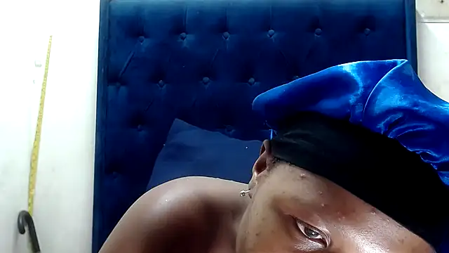 BUNNYCHOWX28 online show from October 17, 2025, 1:53 am