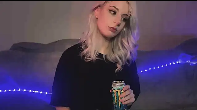 snowy lisa online show from February 3, 2026, 11:59 am