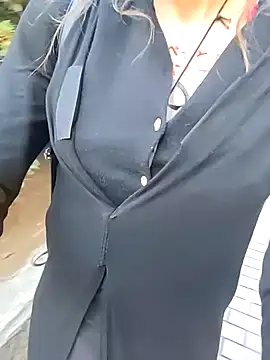 Snapshot of pink-mai chatting on November 25, 2025, 11:05 pm pink-mai online show from November 25, 2025, 11:05 pm