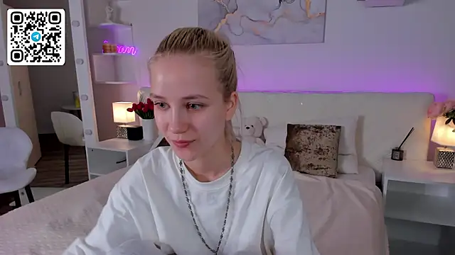 Snapshot of Anellyball chatting on April 25, 2026, 10:51 am Anellyball online show from April 25, 2026, 10:51 am