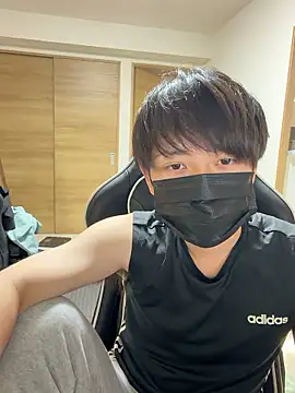 jiji9253 online show from May 6, 2026, 1:37 pm