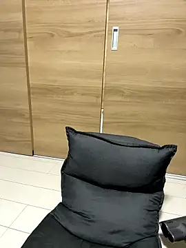 jiji9253 online show from October 2, 2025, 11:02 am