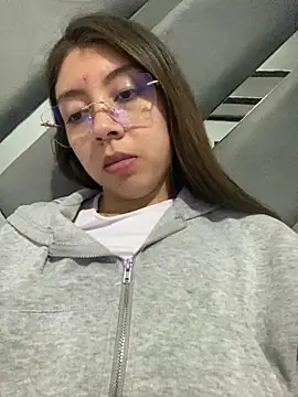 Sara-cooper2 online show from April 29, 2026, 2:49 am