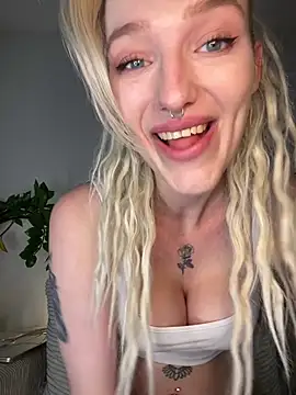 lovecassyrose online show from May 28, 2026, 5:04 am
