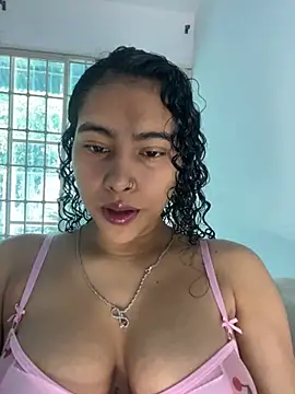 SophieD online show from March 19, 2026, 1:33 pm