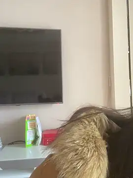 Mier-cn online show from December 23, 2025, 6:02 am