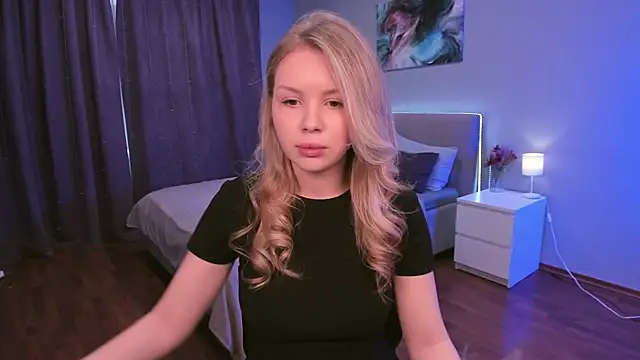 AdalineLove online show from October 10, 2025, 11:44 am