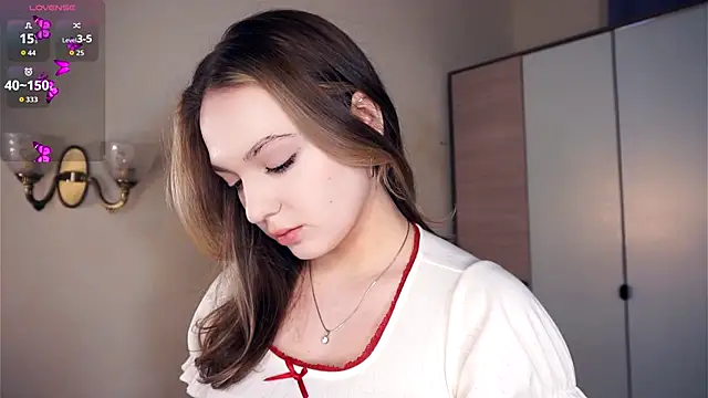 NguyetHankey online show from November 17, 2025, 3:05 pm