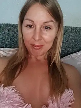 LunaSugarX online show from November 11, 2025, 1:50 pm