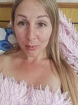 LunaSugarX online show from September 26, 2025, 10:33 am