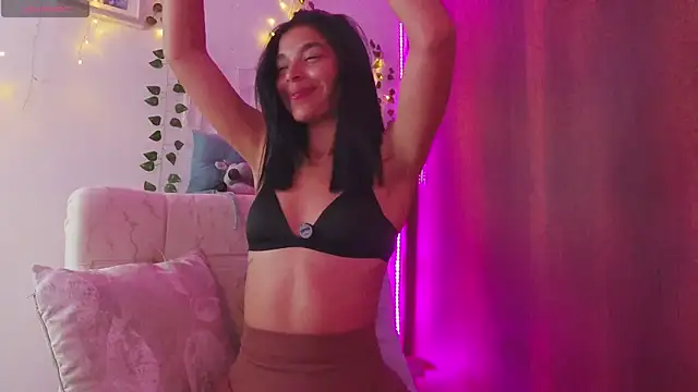 Nicolle swt online show from August 6, 2026, 1:22 am