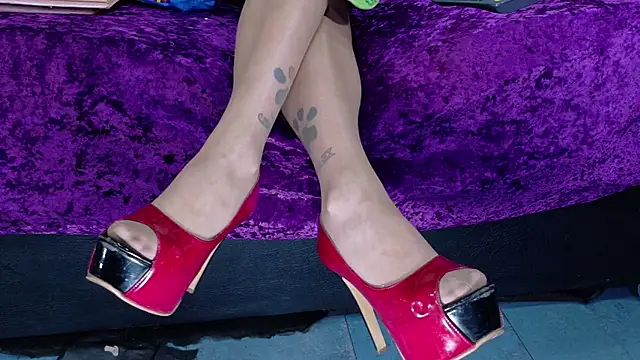 EvaSabath online show from November 14, 2025, 5:05 pm