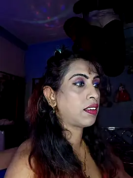 Snapshot of Love_Beauty01 chatting on July 17, 2026, 6:38 pm Love Beauty01 online show from July 17, 2026, 6:38 pm