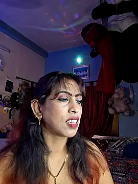 Snapshot of Love_Beauty01 chatting on July 16, 2026, 7:00 pm Love Beauty01 online show from July 16, 2026, 7:00 pm