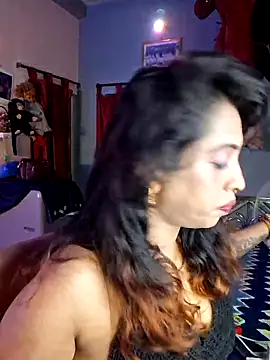 Love Beauty01 online show from June 12, 2026, 6:27 pm