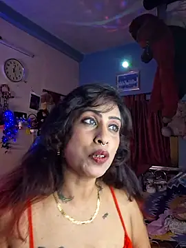Love Beauty01 online show from June 18, 2026, 6:35 pm
