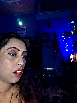 Snapshot of Love_Beauty01 chatting on August 4, 2026, 7:07 pm Love Beauty01 online show from August 4, 2026, 7:07 pm