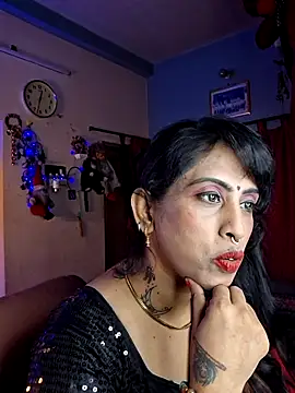 Love Beauty01 online show from May 11, 2026, 6:38 pm