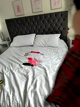 Snapshot of brunetteGirl274 chatting on October 5, 2025, 11:23 am brunetteGirl274 online show from October 5, 2025, 11:23 am