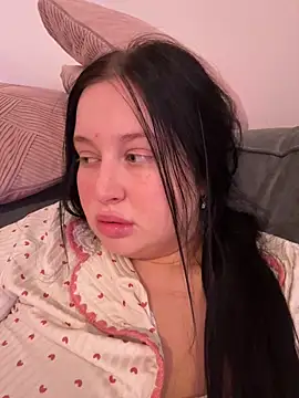 Snapshot of brunetteGirl274 chatting on October 17, 2025, 9:27 pm brunetteGirl274 online show from October 17, 2025, 9:27 pm