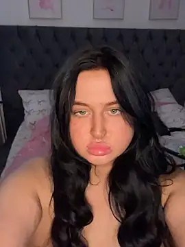 Snapshot of brunetteGirl274 chatting on November 12, 2025, 12:42 pm brunetteGirl274 online show from November 12, 2025, 12:42 pm