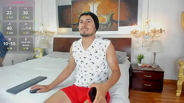 Valentiinoss online show from October 3, 2025, 8:32 pm