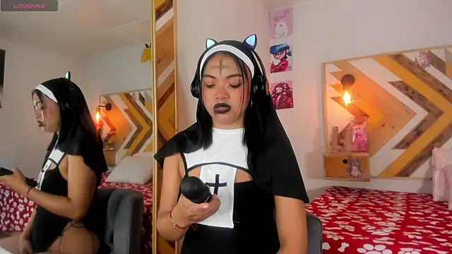 SoleneFontaine online show from October 31, 2025, 12:24 pm