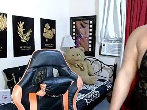 TSbrianaHugeCock online show from December 1, 2025, 2:29 pm