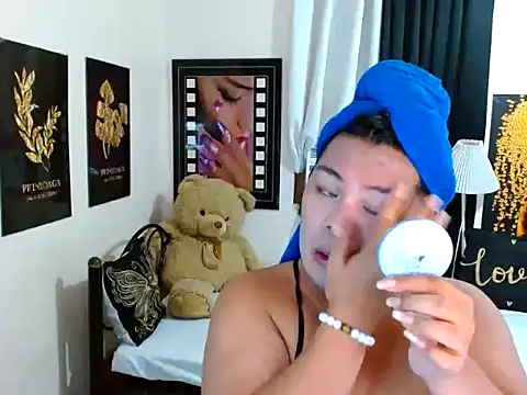 Snapshot of TSbrianaHugeCock chatting on March 15, 2026, 1:18 pm TSbrianaHugeCock online show from March 15, 2026, 1:18 pm