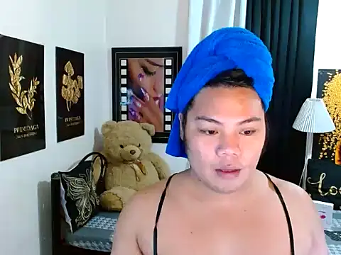 Snapshot of TSbrianaHugeCock chatting on March 18, 2026, 2:08 pm TSbrianaHugeCock online show from March 18, 2026, 2:08 pm