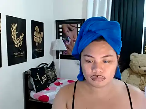 Snapshot of TSbrianaHugeCock chatting on February 10, 2026, 2:05 pm TSbrianaHugeCock online show from February 10, 2026, 2:05 pm