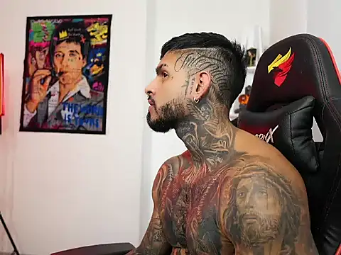 logan hugh8 online show from October 19, 2025, 9:06 pm