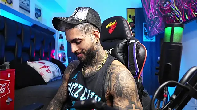 logan hugh8 online show from February 23, 2026, 6:03 am