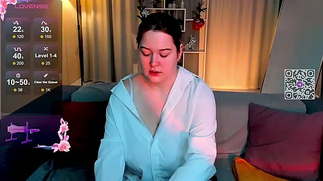 HelenHartt online show from December 4, 2025, 1:37 am