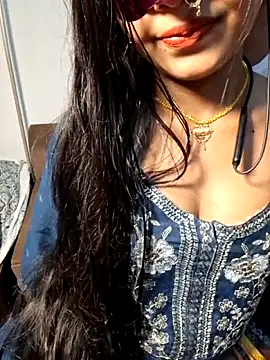 LOVE568 online show from May 28, 2026, 4:24 pm