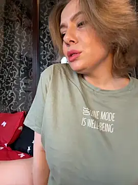 emmasweett11 online show from December 3, 2025, 9:20 am