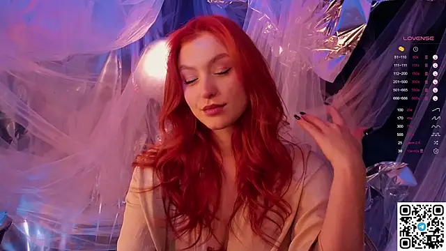 GildedKitten online show from December 19, 2025, 6:21 pm