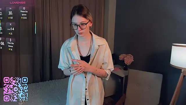 SharylSmalt online show from March 3, 2026, 1:12 am