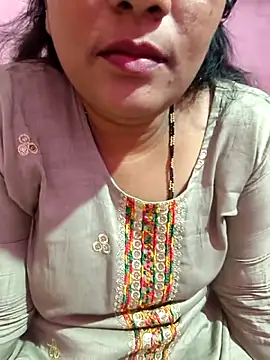 Snapshot of Aunty_Boy_143 chatting on September 24, 2025, 8:54 am Aunty Boy 143 online show from September 24, 2025, 8:54 am