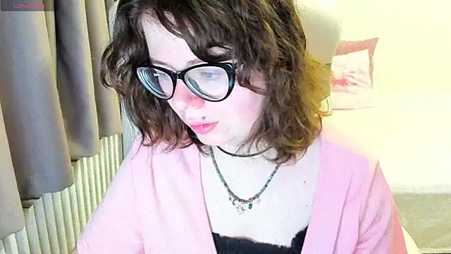 MilisaSweet777 online show from October 6, 2025, 7:03 pm